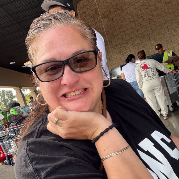 Meet your Posher, Serena - Picture 1 of 1